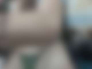 Live cam show with Naia-Bellemont - Petite on AdultVida.com
