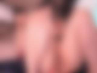 Live cam show with Amandalee1 - Shower on hotwifechat.live