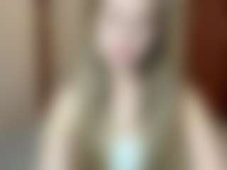 Live cam show with Maelle - Hairy Pussy on intimatelivegirls.com