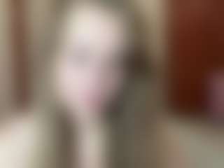 Live cam show with Maelle - Hairy Pussy Teen (18+) on Fit Hotties
