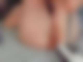 Live cam show with Ella-Banny - Body Massage on MyBangCams