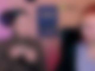 Live cam show with laura-dark1 - Strip on TeamSkeetLive