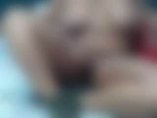QueenTyla MILF webcam performer live streaming