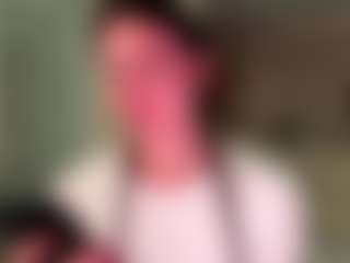 Live cam show with TwilaStright - Striptease on Gym Cam Girls