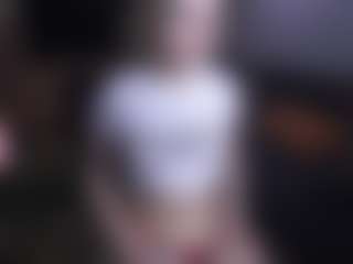 Live cam show with blondie Sonya - Skinny on Camsoda