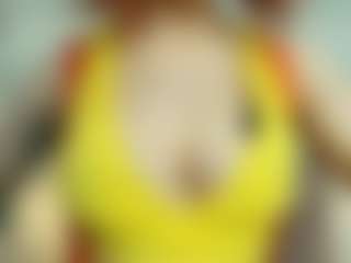 Live cam show with ItsCassieCage - Brown Hair on Big Tits
