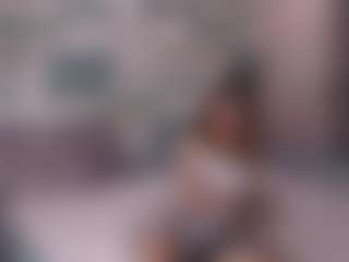 Live cam show with ManuelaPac - Panties on Camsoda