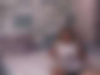 Live cam show with ManuelaPac - Interactivetoy on StripNow
