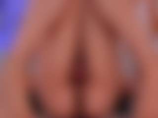 Yazmiine's Live Sex Cam Show