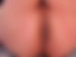 Yazmiine's Live Sex Cam Show