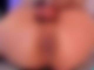 Yazmiine's Live Sex Cam Show
