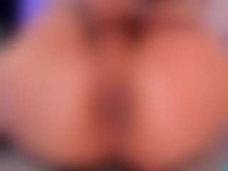 Yazmiine's Live Sex Cam Show