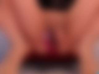 Live cam show with Yazmiine - White on CamwithHer | colombia
