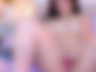 Live cam show with Britneyrogers1 - Petite on Camming Site