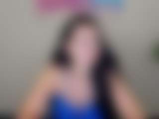 Live cam show with MariaHoward - Spank Brown Hair on Latina Girls