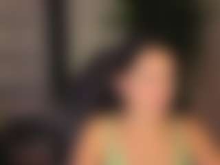Live cam show with MariaHoward - Upskirt on Gym Cam Girls