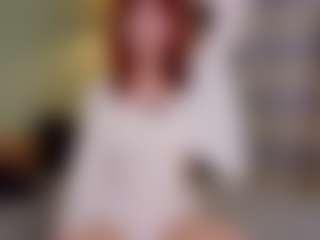 Live cam show with NikkiHeine - Body Massage on Camsoda