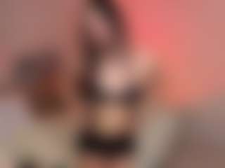 Live cam show with BellaNoir21 - Skinny on intimatelivegirls.com