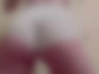 Live cam show with Kelly - Green Eyes on hotwifechat.live