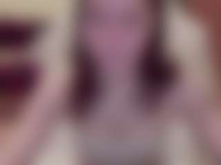 Live cam show with Kelly - Nipple Piercings on hotwifechat.live