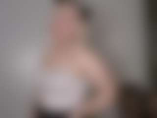 Live cam show with SadyeDobiesz - Cute on Camsoda