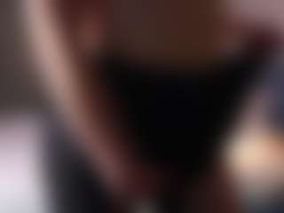 Live cam show with TessKennel - Public MILF on Gym Cam Girls