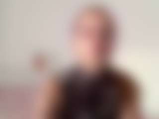 Live cam show with EstaHolzworth - Deepthroat on Camsoda