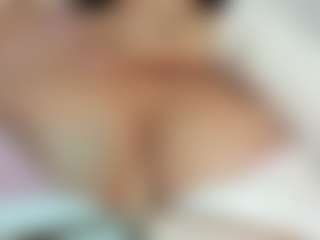 Live cam show with Aliceefox1 - Body Massage on Milfs Live
