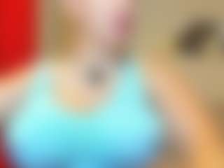 Live cam show with DangerSimona - Average on livesexfox.com