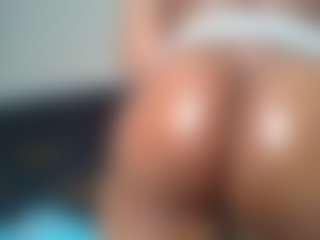 uwerashams's Live Sex Cam Show