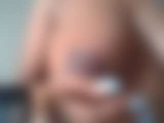 uwerashams's Live Sex Cam Show