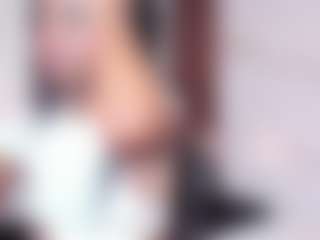 Live cam show with Ariaa-Rose1 - Brown Hair on studioflirtlive.com