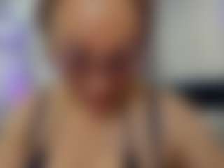 Live cam show with CataleyaReed - Big Tits MILF on CamwithHer
