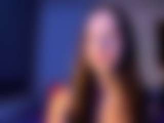 Live cam show with Evelyn - Normal on Dare Cams
