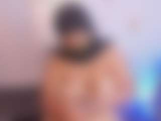 Live cam show with samiraa-halem - Middle Aged on SmokeAndPoke