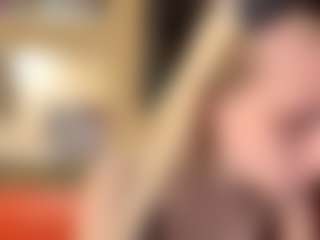 Live cam show with KyungMowers - Blonde Hair on AdultVida.com