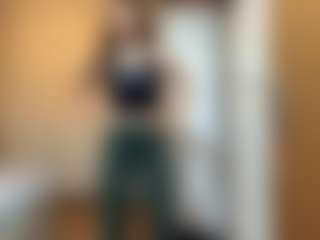 Kira's Live Sex Cam Show