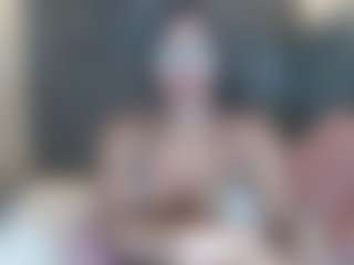 Live cam show with DannaBuccelli - Brown Hair on Mixed Magazine Live