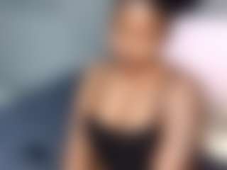 Live cam show with LunaDrips - New Teen (18+) on Camsoda
