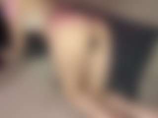 Live cam show with ShakitaRanft - Hairy Pussy on camgirlchat.live