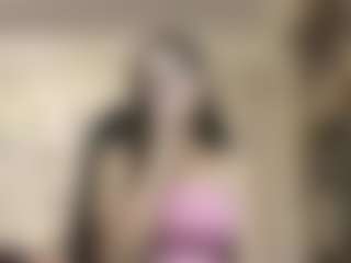 Live cam show with AraWyett - Shake on Camsoda