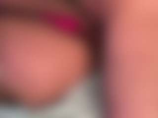 Live cam show with LeaMike - Striptease on luckytryst.com