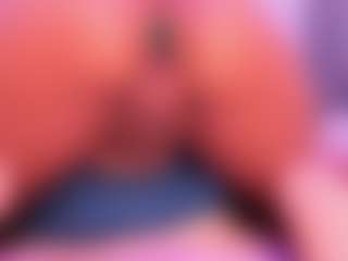 Live cam show with VickyyStone - Handjob on Camsoda