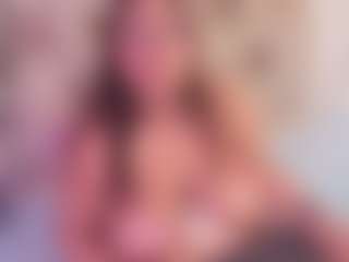EmaValvet's Live Sex Cam Show