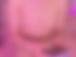 EmaValvet's Live Sex Cam Show