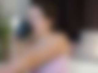 Live cam show with Amelya-Wood - New Shaved Pussy on TastyBlacksLive