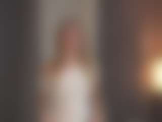 Live cam show with MariHamacher - Natural on Streamer API