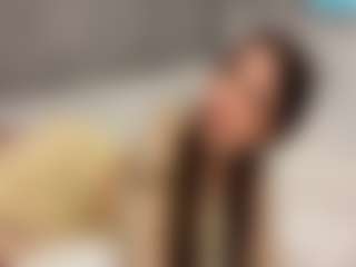 Live cam show with AlbertinaBendtsen - Fullynaked on Camming Site