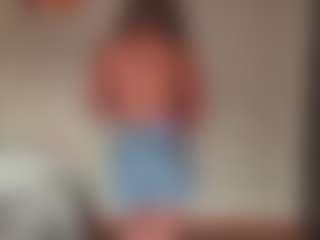 Live cam show with ValeriaWrinn - Oil on CSO-WL