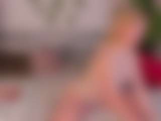 Live cam show with Alicia-Hars - Blonde Hair Petite on UwU Esports